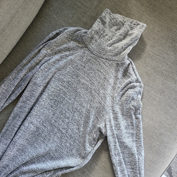 Aritzia long sleeve Grey turtleneck dress XXS - Picture 1 of 2
